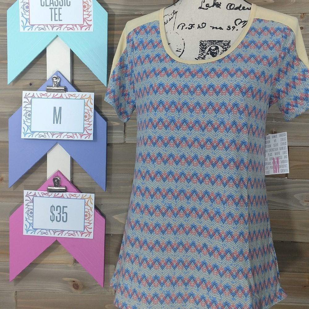 LuLaRoe NWT Medium Classic Tee